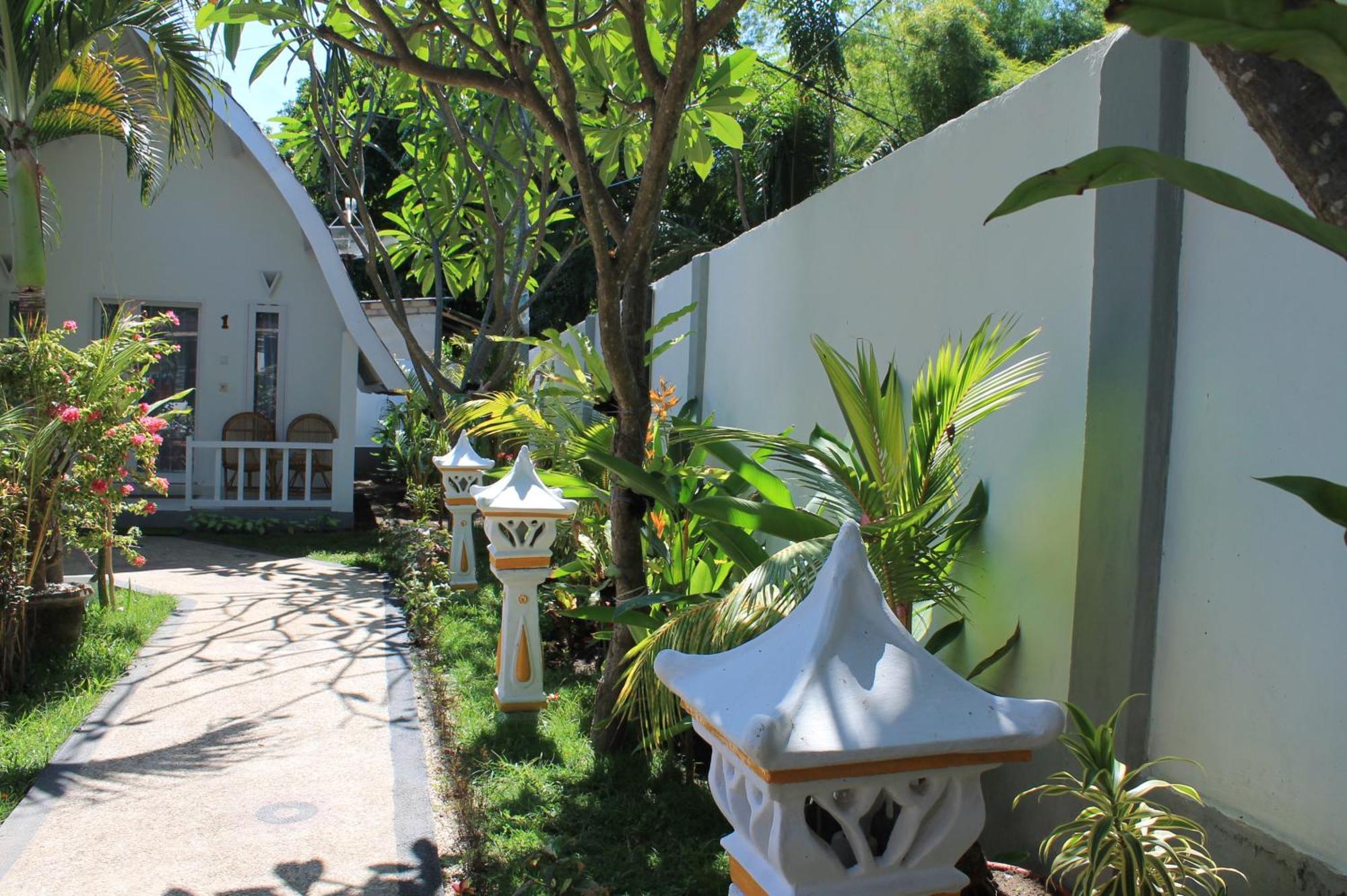 New Balengku Dua Hotel - Adults Only Гили-Эйр Экстерьер фото