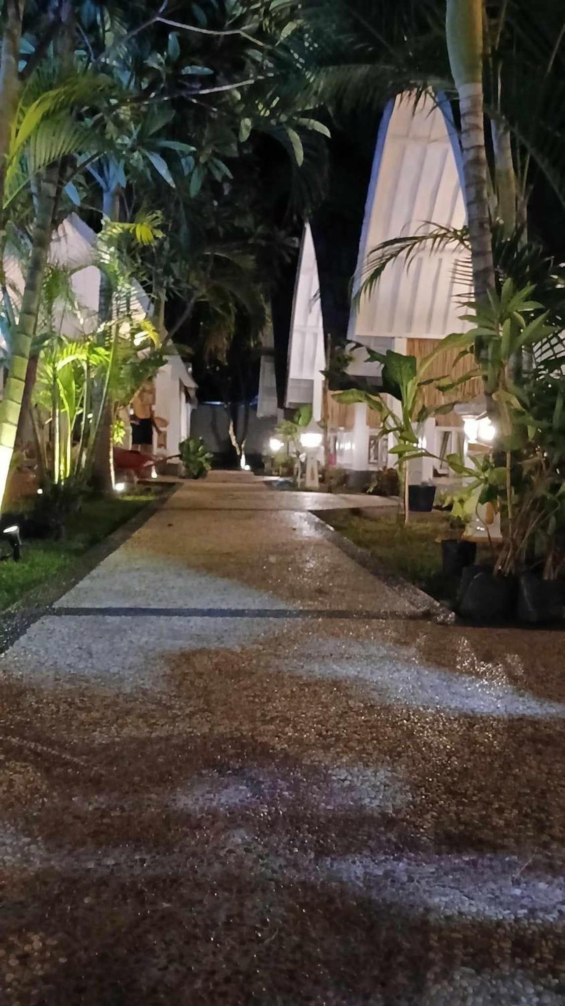 New Balengku Dua Hotel - Adults Only Гили-Эйр Экстерьер фото